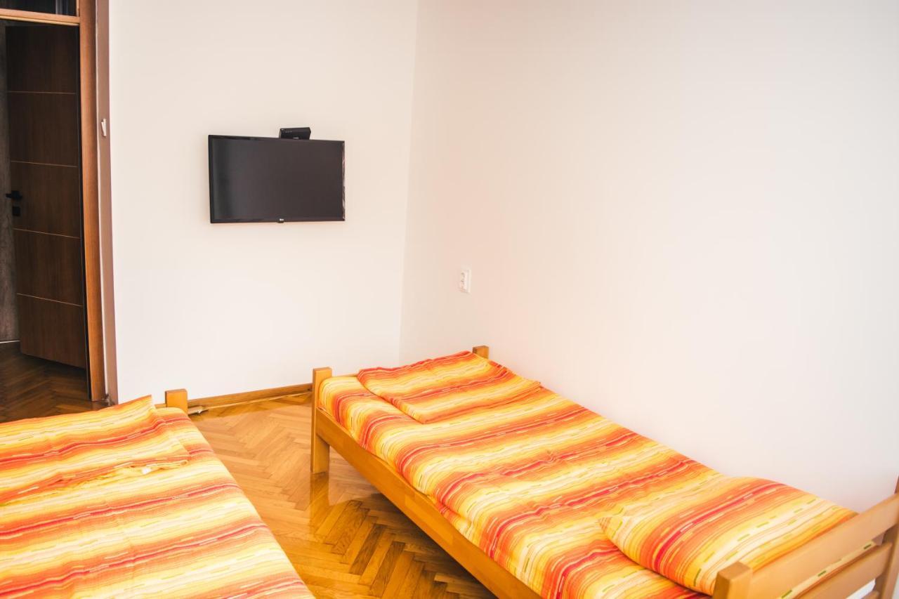 Apartmán Aparment Theatre Ni Exteriér fotografie