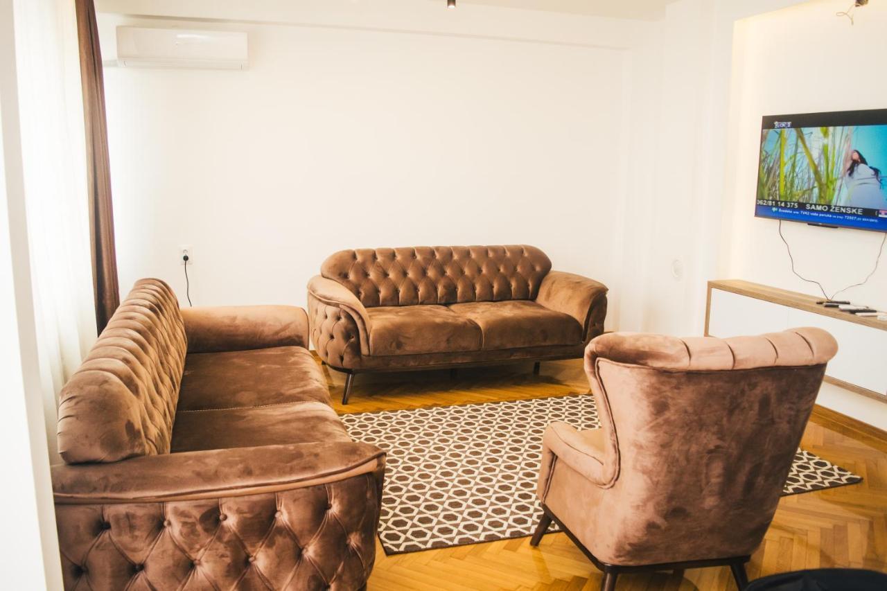 Apartmán Aparment Theatre Ni Exteriér fotografie