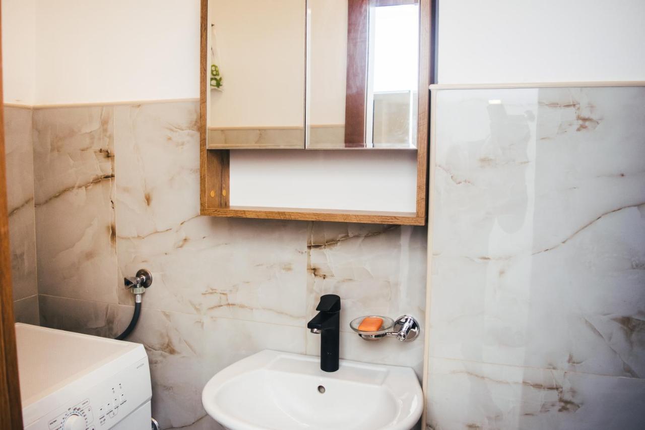 Apartmán Aparment Theatre Ni Exteriér fotografie