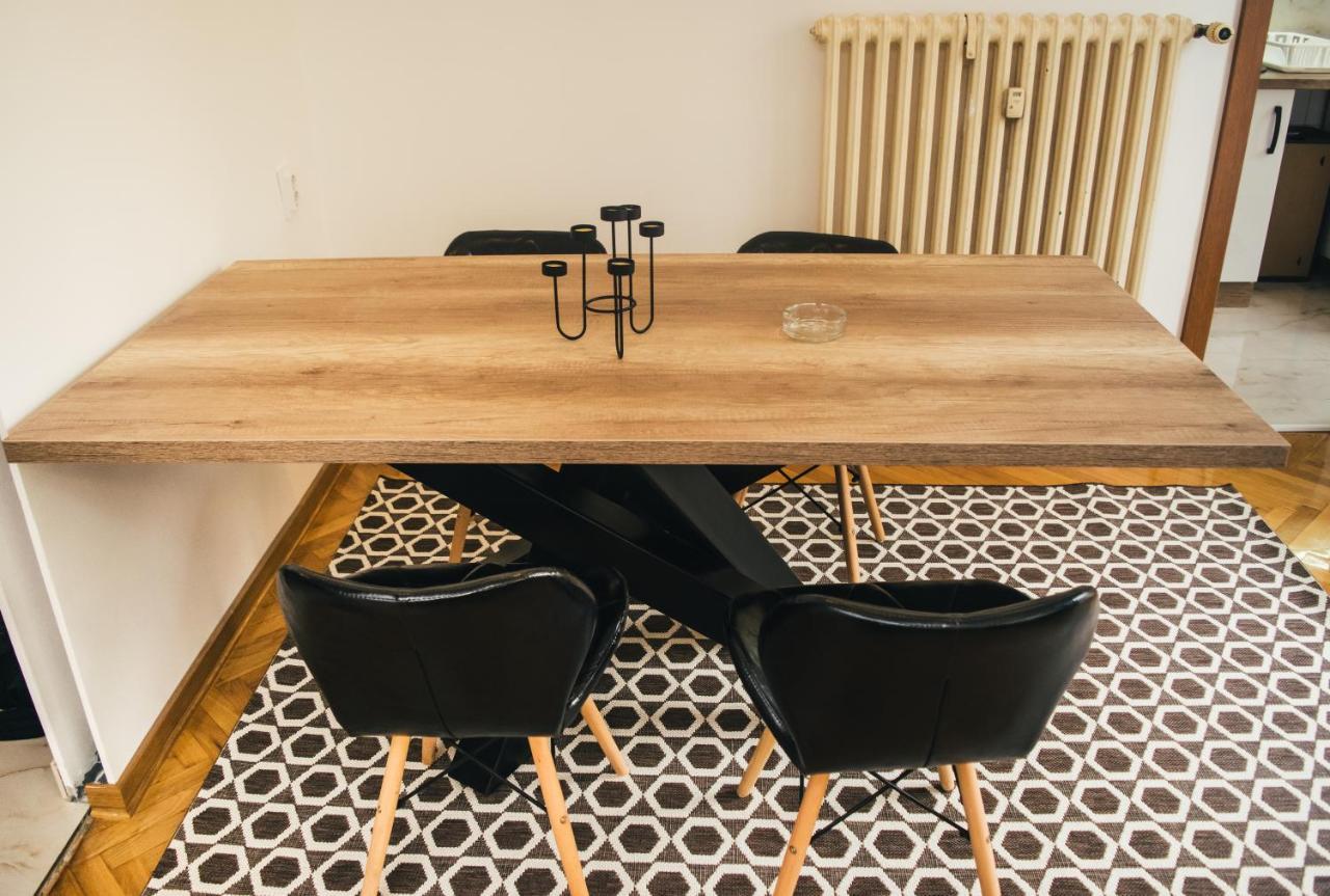 Apartmán Aparment Theatre Ni Exteriér fotografie