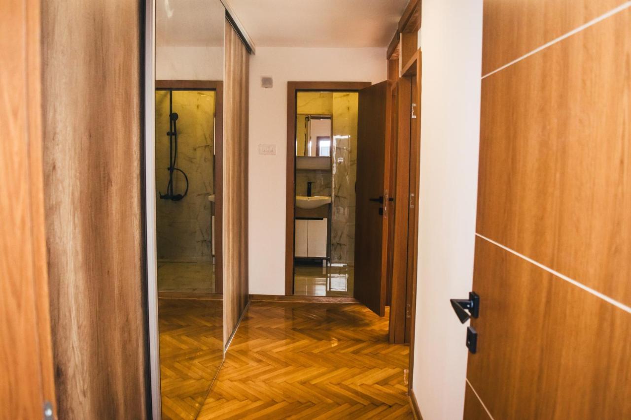 Apartmán Aparment Theatre Ni Exteriér fotografie